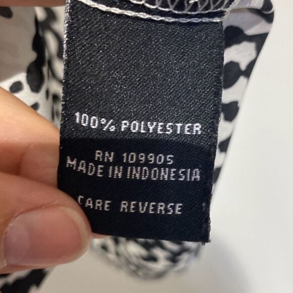 Milano Women's Black White Abstract Button Up Racerback Tank Top Size Small - Picture 6 of 8